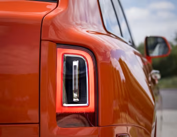 Rolls-Royce Cullinan "Fux Orange" '08.2019