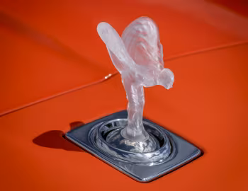 Маскот Rolls-Royce Cullinan "Fux Orange" '08.2019