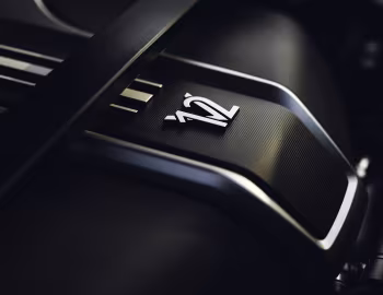 Sous la capuche Rolls-Royce Cullinan "Pioneer" [Worldwide] '2024–pr.