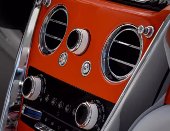 Interior Rolls-Royce Cullinan "Fux Orange" '08.2019