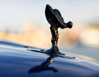 Маскот Rolls-Royce Black Badge Cullinan "Pioneer" [Worldwide] '2024–н.ч.