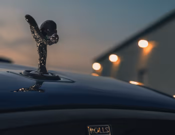 Маскот Rolls-Royce Black Badge Cullinan for Ben & Christine Sloss '03.2021