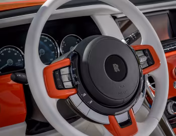 Передня панель Rolls-Royce Cullinan "Fux Orange" '08.2019