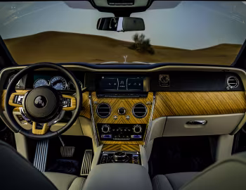 Передня панель Rolls-Royce Cullinan [Middle East] '2018–24
