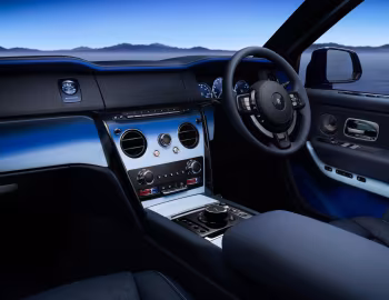 Panel frontal Rolls-Royce Cullinan Black Badge "Blue Shadow" [UK-spec] '2023