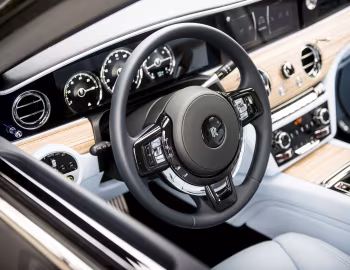 Интерьер 2021–24 Rolls-Royce Ghost [North America] '2020–24