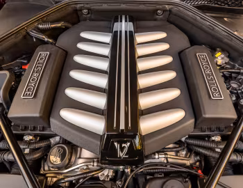 Под капотом 2015–20 Rolls-Royce Ghost [North America] '2014–20