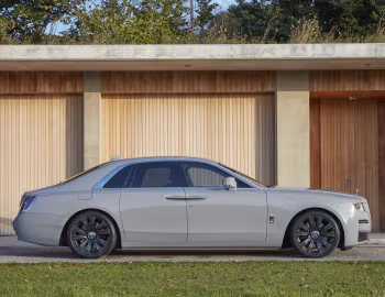 Rolls-Royce Ghost [UK-spec] '2020–24