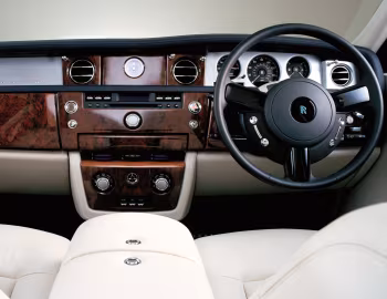 Передня панель Rolls-Royce Phantom [UK-spec] '02.2003–09