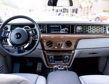 Front Panel 2023–pr. Rolls-Royce Phantom [North America] '2022–pr.