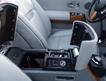 Интерьер 2008–12 Rolls-Royce Phantom Drophead Coupe [US-spec] '2007–12