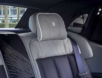 Интерьер Rolls-Royce Phantom EWB "Magnetism" '2024