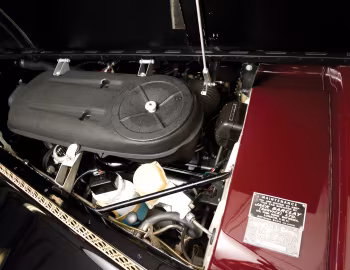 Sous la capuche 1962 Rolls-Royce Phantom V Sedanca de Ville [RHD] (5BX44) '1962