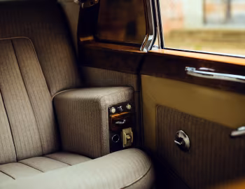 Интерьер 1963–68 Rolls-Royce Phantom V Limousine [RHD] (PV22) '1962–68
