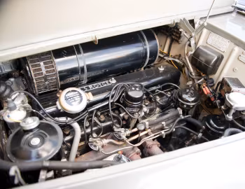 Под капотом 1956–59 Rolls-Royce Silver Cloud Saloon [LHD] '1955–59