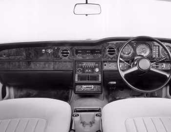 Передня панель Rolls-Royce Silver Spirit [UK-spec] '1980–89