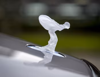 Маскот Rolls-Royce Spectre "Escapism" '2024
