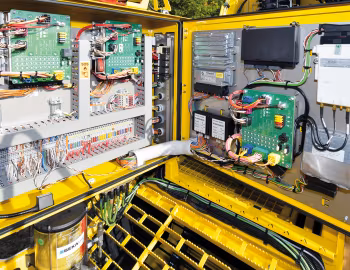 Under The Hood ROPA Maus 6 '2021–pr.