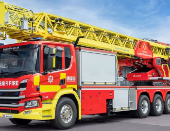 Scania P 410 NB8×4 with turntable ladder Magirus model M 64 L [UK-spec] '2020–21