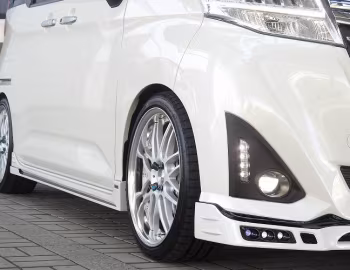 Rowen Toyota Roomy [Japan] '11.2016–09.2020