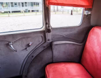Интерьер 1930 Ruxton Model C Sedan