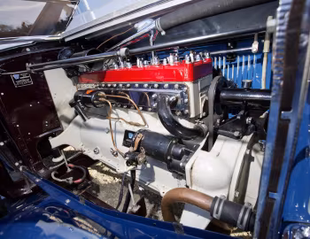 Под капотом 1930 Ruxton Model C Sedan