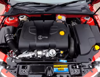 Під капотом Saab 9-3 Griffin SportCombi [UK-spec] '2011