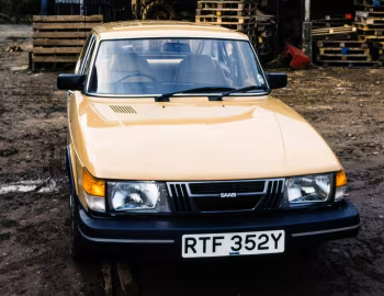 Saab 900 GLs 5-door [UK-spec] '10.1984–10.1987