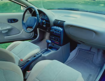 Інтэр'ер 1997–2000 Saturn SC '1996–2000
