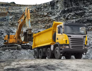 Scania G440 8×4 rigid Short cab with tipper body, Caterpillar 365C L ME