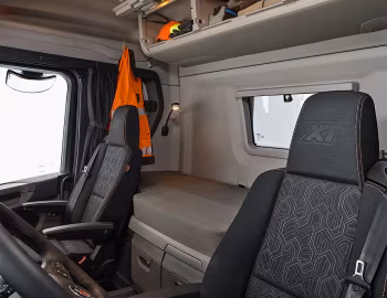 Interior Scania G 500 XT 6×4 rigid CG17N Day Cab with Meiller Three-Way tipper '2017–pr.