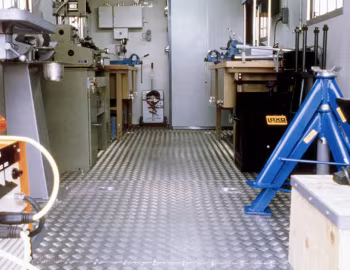 Интерьер Scania LB81 mobile workshop '1976