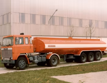 Scania LK140 tractor [Brazil] '1974–76