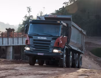 Scania P420 8×4 rigid CP14 with Rossetti tipper body [Brazil] '2004–11