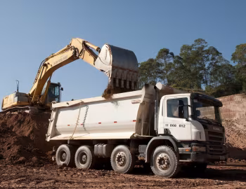 Scania P420 8×4 rigid CP14 with Rossetti tipper body [Brazil] '2004–11