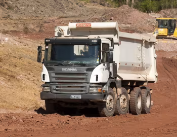 Scania P420 8×4 rigid CP14 with Rossetti tipper body [Brazil] '2004–11