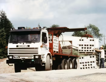 Scania P112H 8×4 Flatbed Truck [US-spec] '1986–????