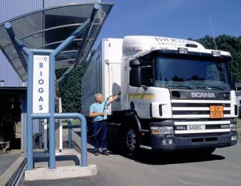 Scania P114LA4×2-260 '1999