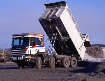 Scania P124C 400 8×4 rigid with tipper body '1995–2004