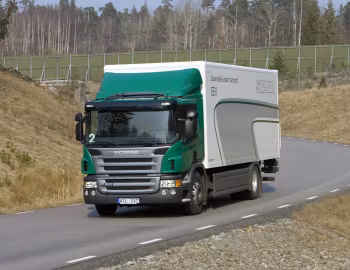 Scania P280 4×2 CP16 mit Spier Kofferaufbau '2004–10