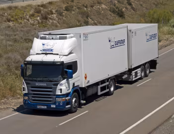 Scania P420 4×2 rigid CP19N refrigerator truck '2004–10