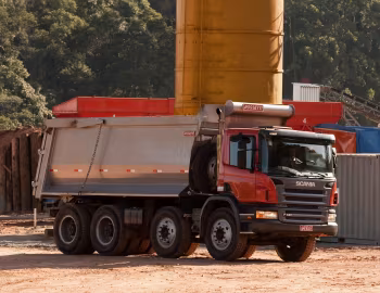 Scania P420 8×4 rigid CP14 with Rossetti tipper body [Brazil] '2004–11