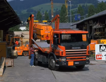 Scania P94GB 310 4×2 rigid skip loader '1996–2004