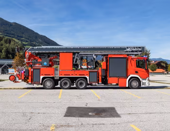 Scania P 500 B8×4*4 Teleskopmastbühne mit Schaumtank und Einbaupumpe [Germany] '2023