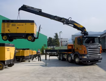 Scania R420 8×2 CR16 rigid flatbed body with crane '2004–09