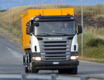 Scania R500 8×2 CR16 rigid with hooklift system '2004–09