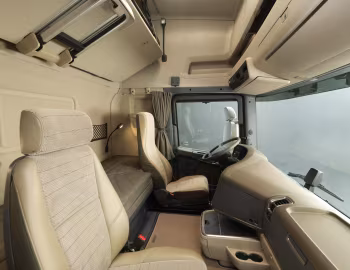 Interior Scania R580LA4×2 tractor CR19T Topline '2004–09