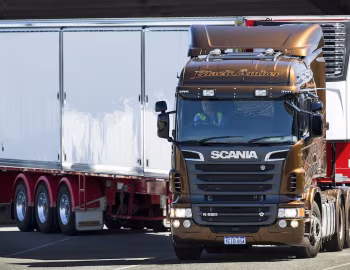 Scania R620 6×4 tractor Highline "Black Amber" [Australia] '2013