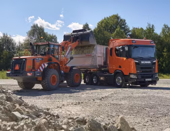 Scania R 500 XT 6×4 tractor CR20N Sleeper Cab, Doosan DL300-3