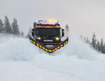 Scania R 580 XT 6×4 tipper with snow plough '2017–pr.